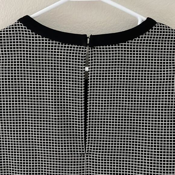 BCBGeneration Sheer Panel Shift dress | Large - Picture 5 of 6